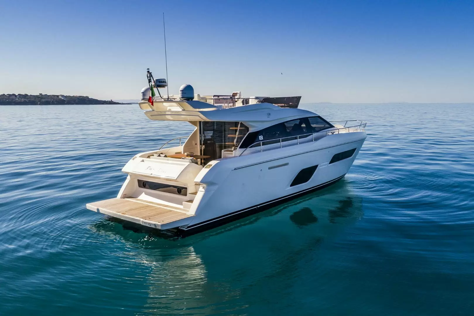 900万元左右的法拉帝（Ferretti）Yachts 550游艇
