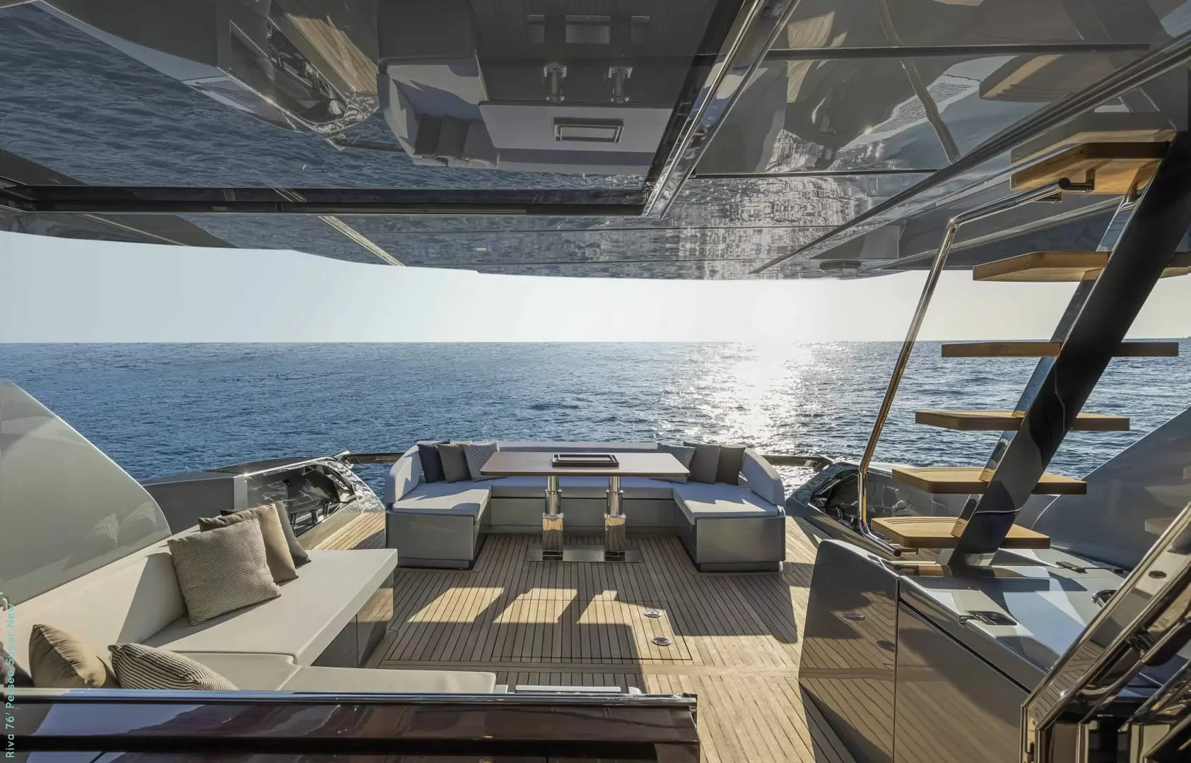 丽娃（Riva）130' Project Panarea游艇的价格范围为1,200万美元-1,500万美元