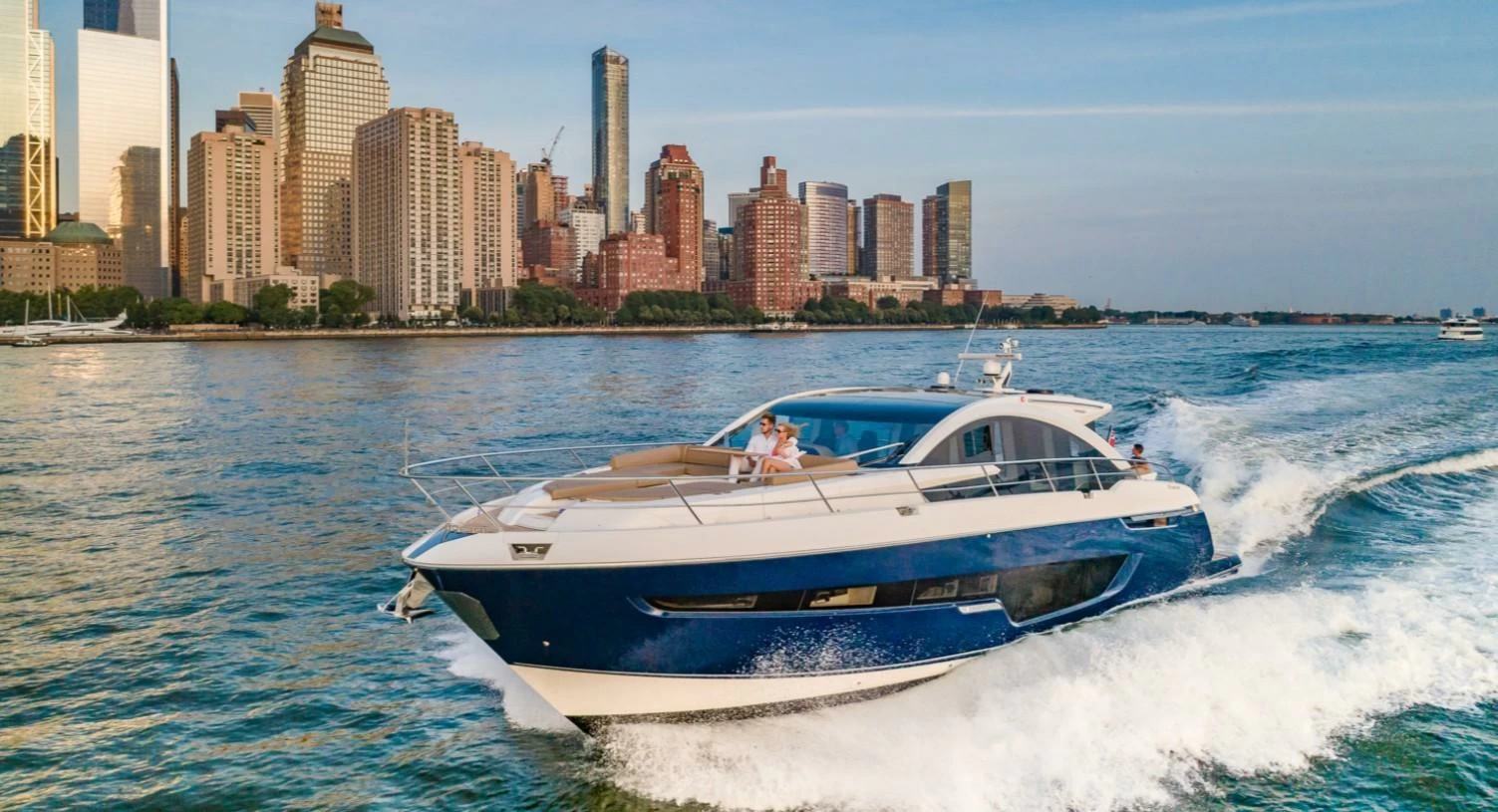 菲尔兰(Fairline)Targa65GT单体游艇