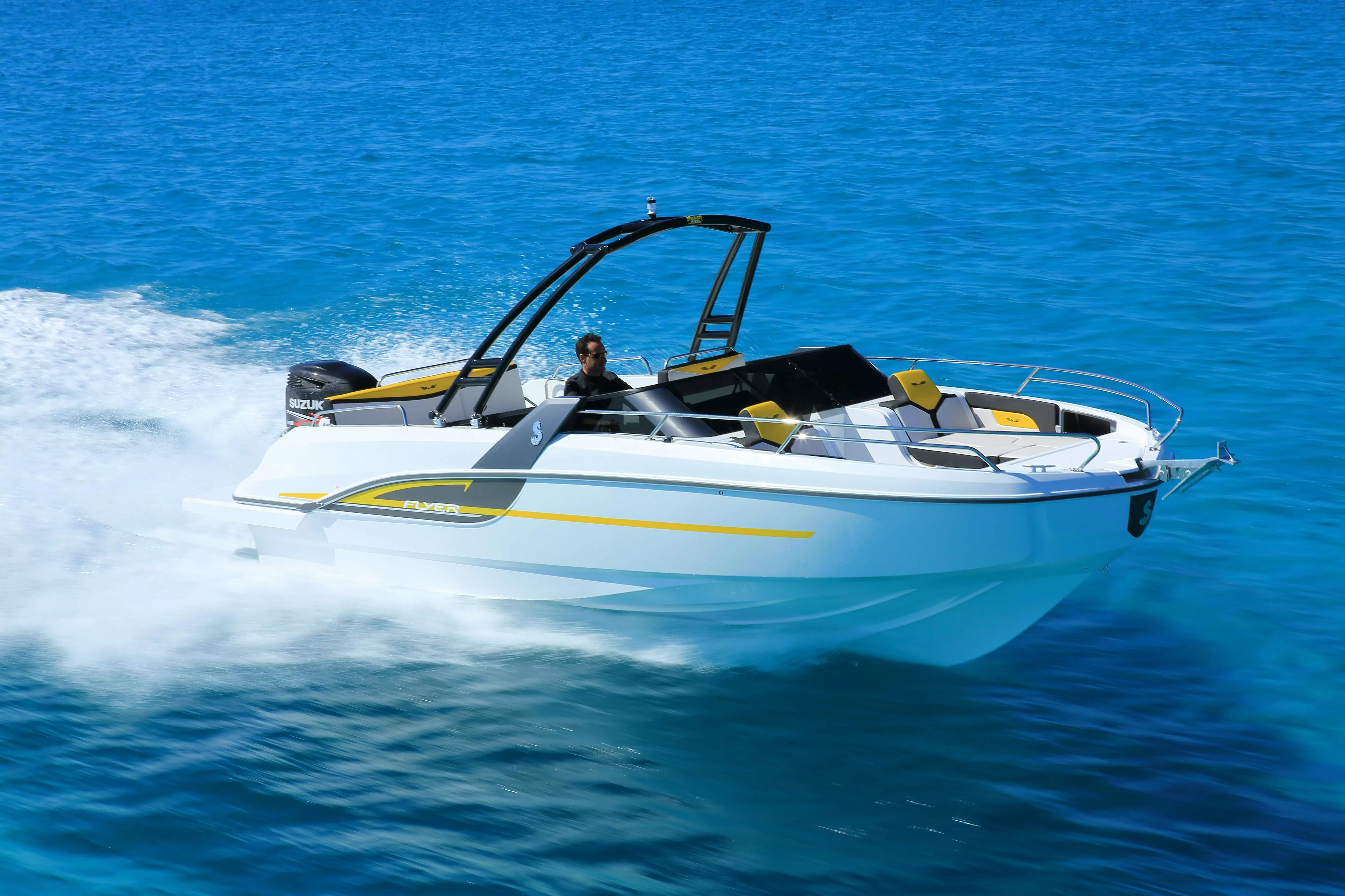 博纳多（Beneteau）飞扬7私人游艇价格在88万到95万之间