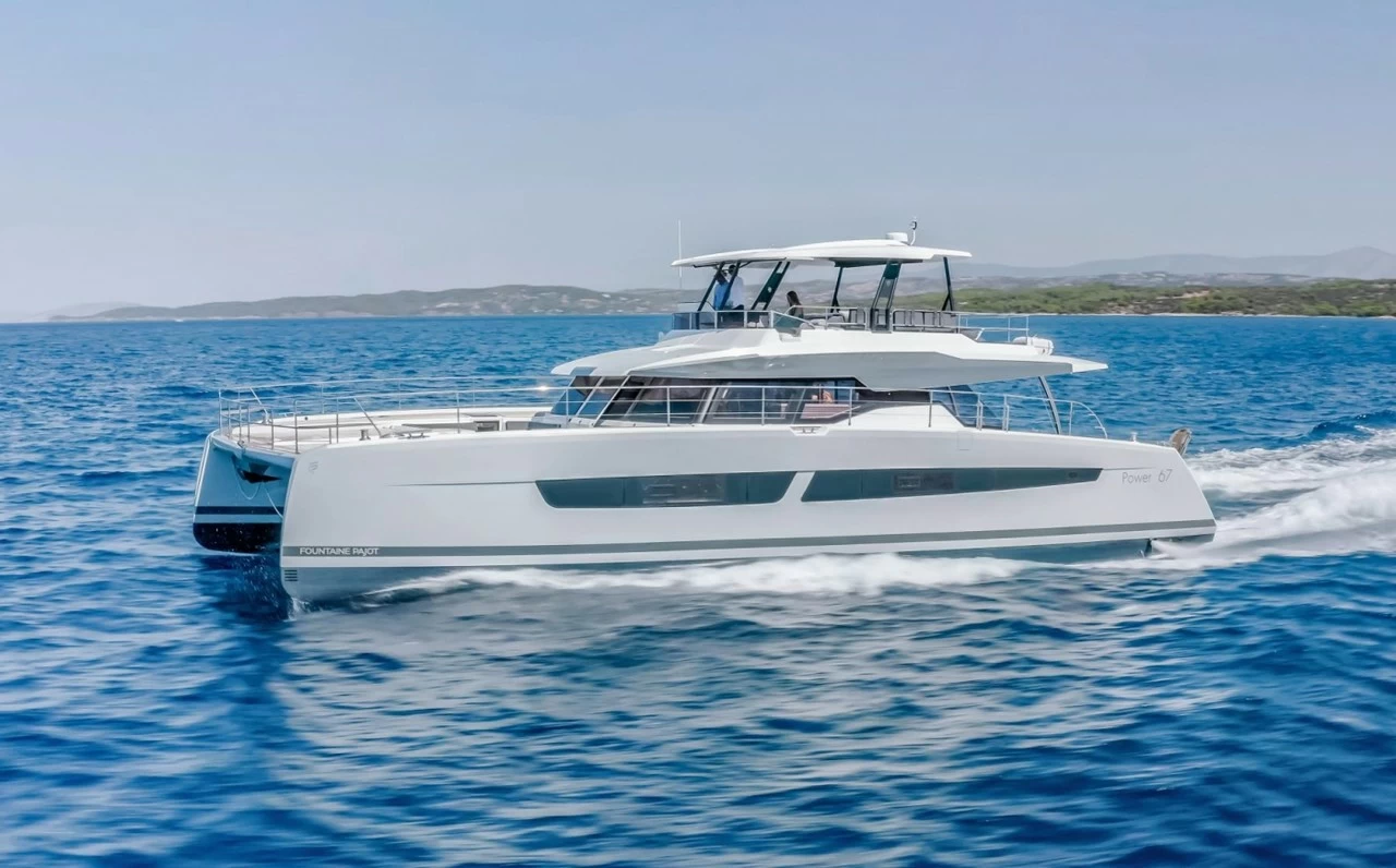 枫丹白露(Fountaine Pajot)67双体飞桥游艇