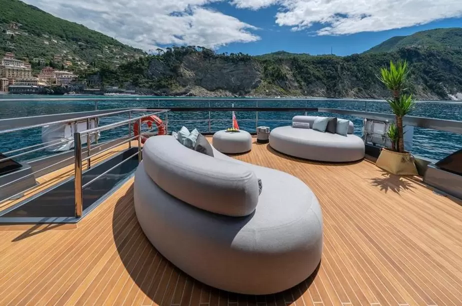 丽娃(Riva)Corsaro100二手豪华游艇