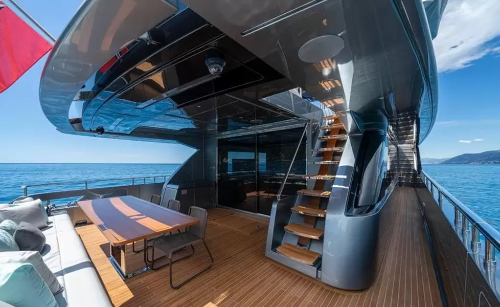 丽娃(Riva)Corsaro100二手豪华游艇