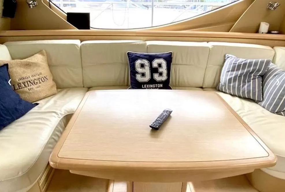 法拉帝（Ferretti）460二手游艇休闲区