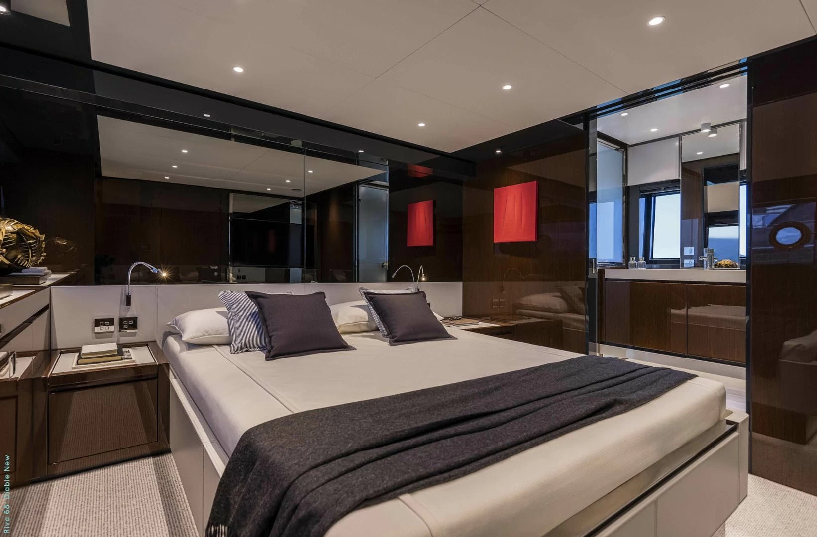 丽娃（Riva）68英寸Diable游艇