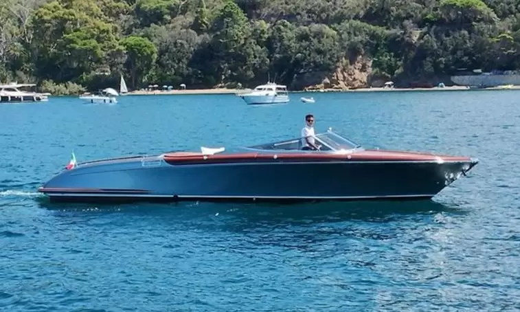 丽娃（Riva）Aquariva33Super摩托艇