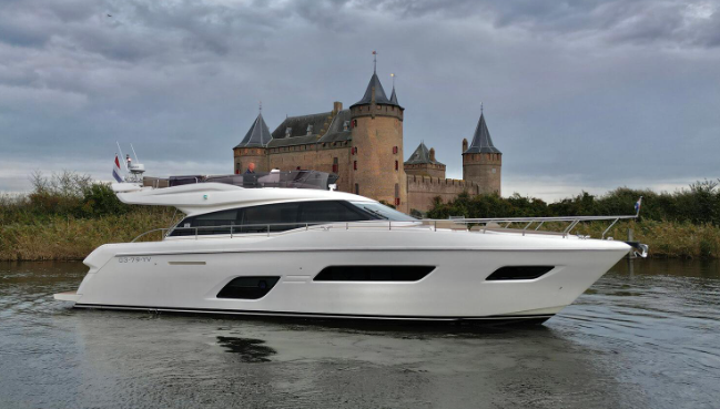 法拉帝(Ferretti)550二手飞桥游艇（附价格配置图片）