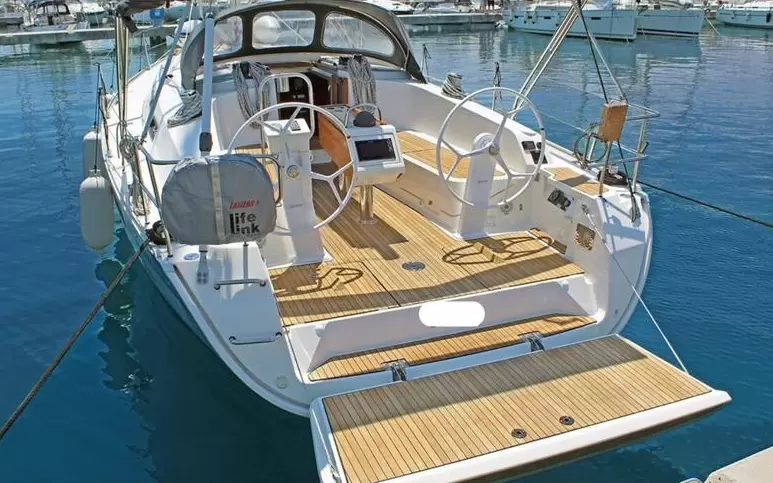巴伐利亚(Bavaria)Cruiser41单体帆船二手价格15万欧元