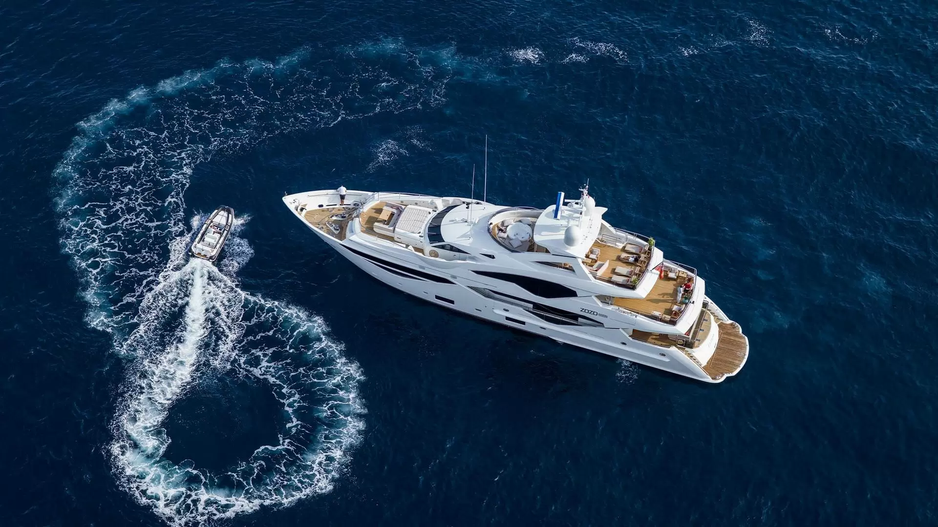 2亿人民币的圣汐（Sunseeker）131飞桥超级游艇