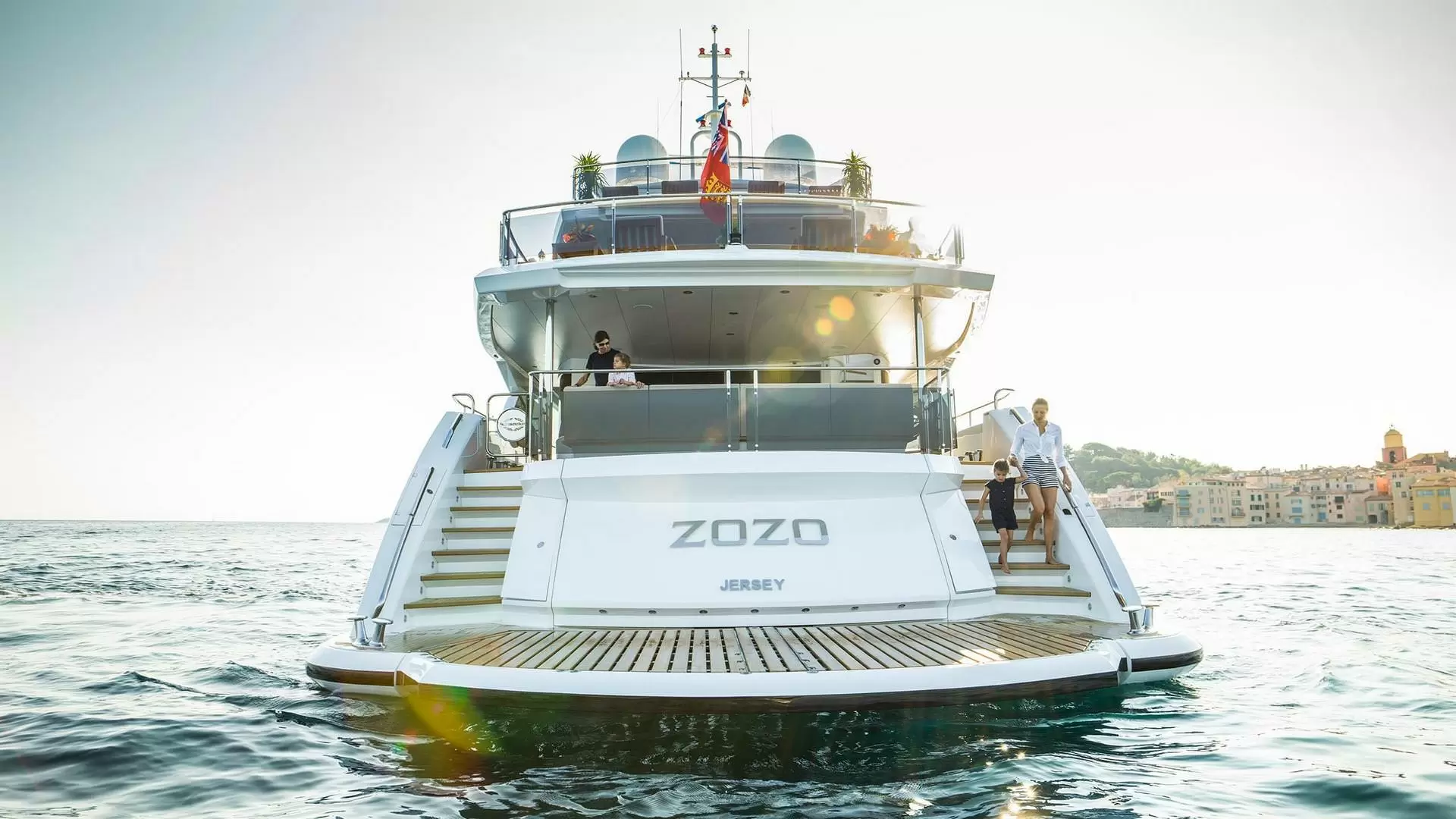 2亿人民币的圣汐（Sunseeker）131飞桥超级游艇