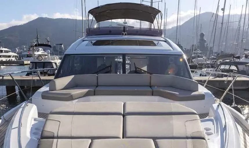 公主（Princess）S65二手飞桥游艇