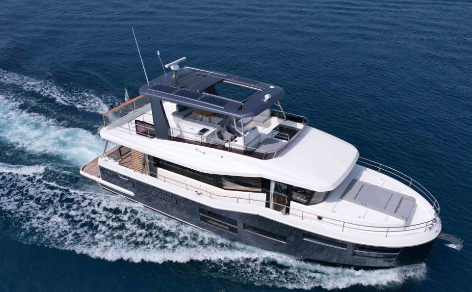 博纳多巅峰之作：Grand Trawler62飞桥游艇
