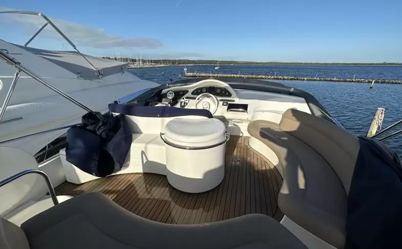 阿兹慕(Azimut)46二手飞桥游艇