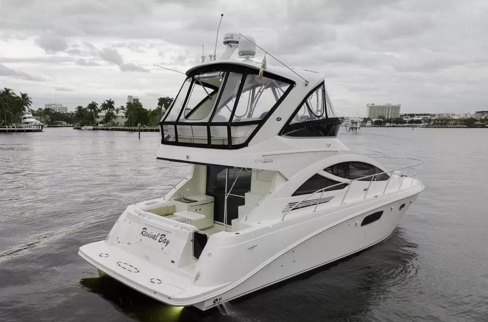 希瑞(SeaRay)450SedanBridge二手游艇