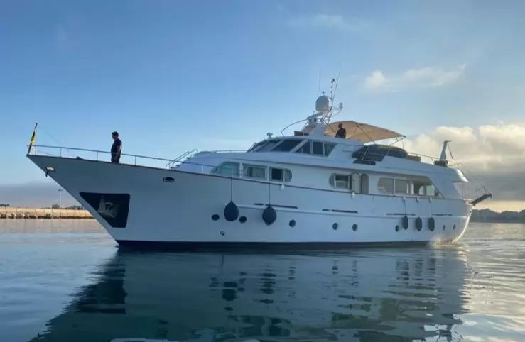 国际知名游艇品牌 贝尼蒂(Benetti)79飞桥游艇二手出售