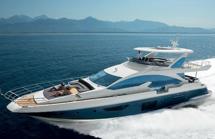 阿兹慕（Azimut）80飞桥游艇价格是3800万元