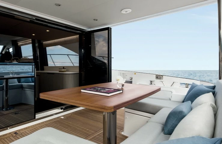 阿慕兹（Azimut）55飞桥游艇售价1500万