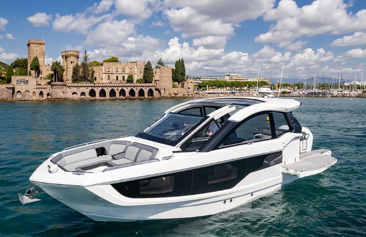 波兰游艇品牌卡帝尔(Galeon)375GTO快艇介绍(图片参数)