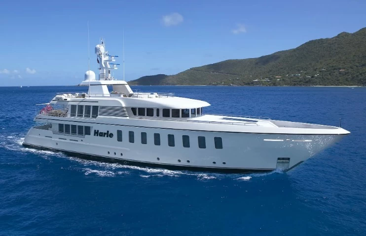44.65米斐帝星(Feadship)Harle飞桥游艇介绍(参数图片)
