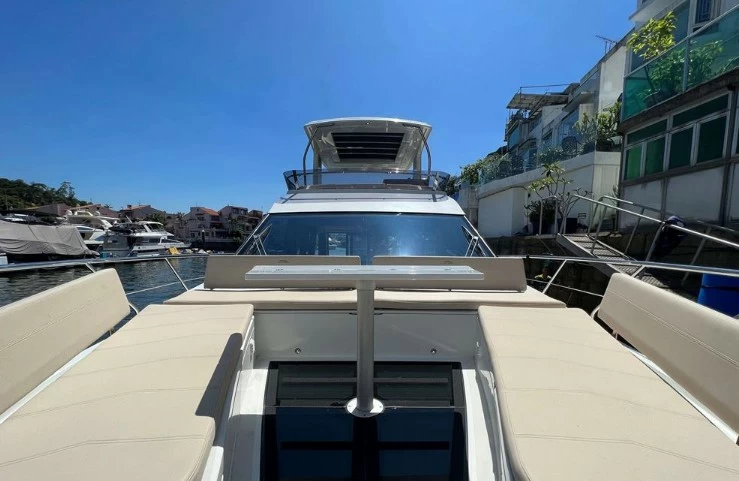卡帝尔（Galeon）500二手游艇前甲板
