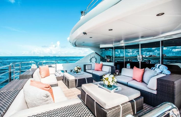 圣汐（Sunseeker）40M二手游艇一层尾舱沙龙