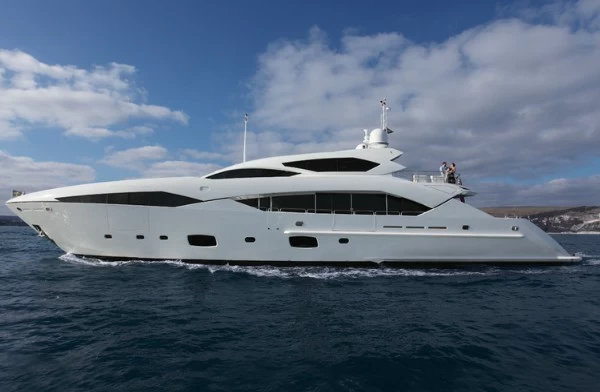 圣汐（Sunseeker）130运动豪华游艇