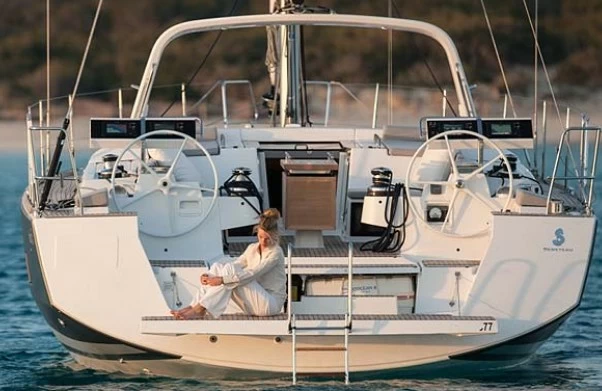 博纳多（Beneteau）遨享仕55帆船游艇价格在576-729万元之间