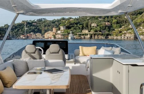 阿兹慕（Azimut）60飞桥游艇艇价格1550万