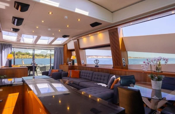 圣汐(Sunseeker)Predator108二手游艇价格2995000欧元