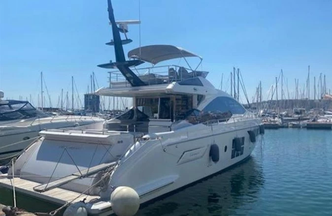阿兹慕(Azimut)S7二手飞桥游艇250万欧元