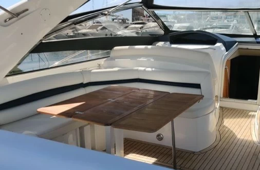圣汐（Sunseeker）Predator55二手游艇休息区