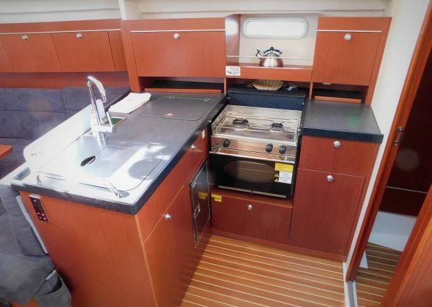 汉斯Hanse415帆船厨房