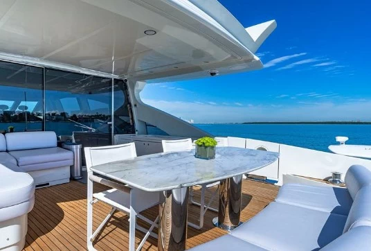 阿兹慕（Azimut）86S飞桥游艇价格159.9万美元