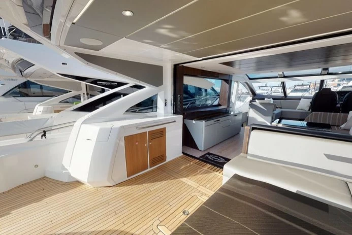 圣汐（Sunseeker）Predator74游艇价格