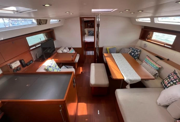 博纳多（Beneteau）遨享仕48二手帆船游艇