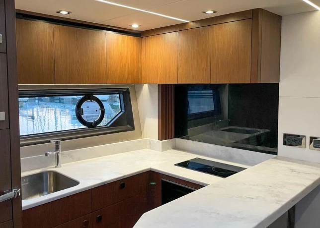 圣汐(Sunseeker)Predator50游艇厨房