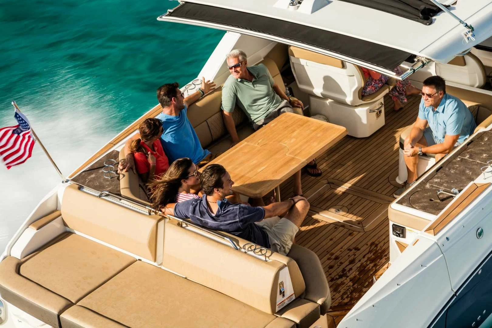 12米(39英尺)美国希瑞（SeaRay）400Sundancer私人游艇尾舱户外沙龙