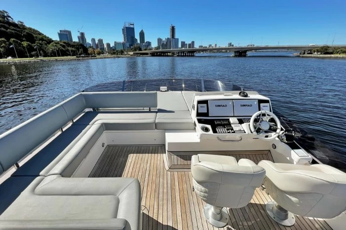 17米(56英尺)圣汐(Sunseeker)Manhattan52二手游艇飞桥沙龙区