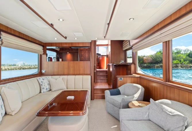 18.26米台湾品牌海上亚历山大60Trawler私人游艇价格
