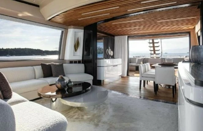 28.73米（94英尺）阿慕兹（Azimut）S10游艇价格550万欧元