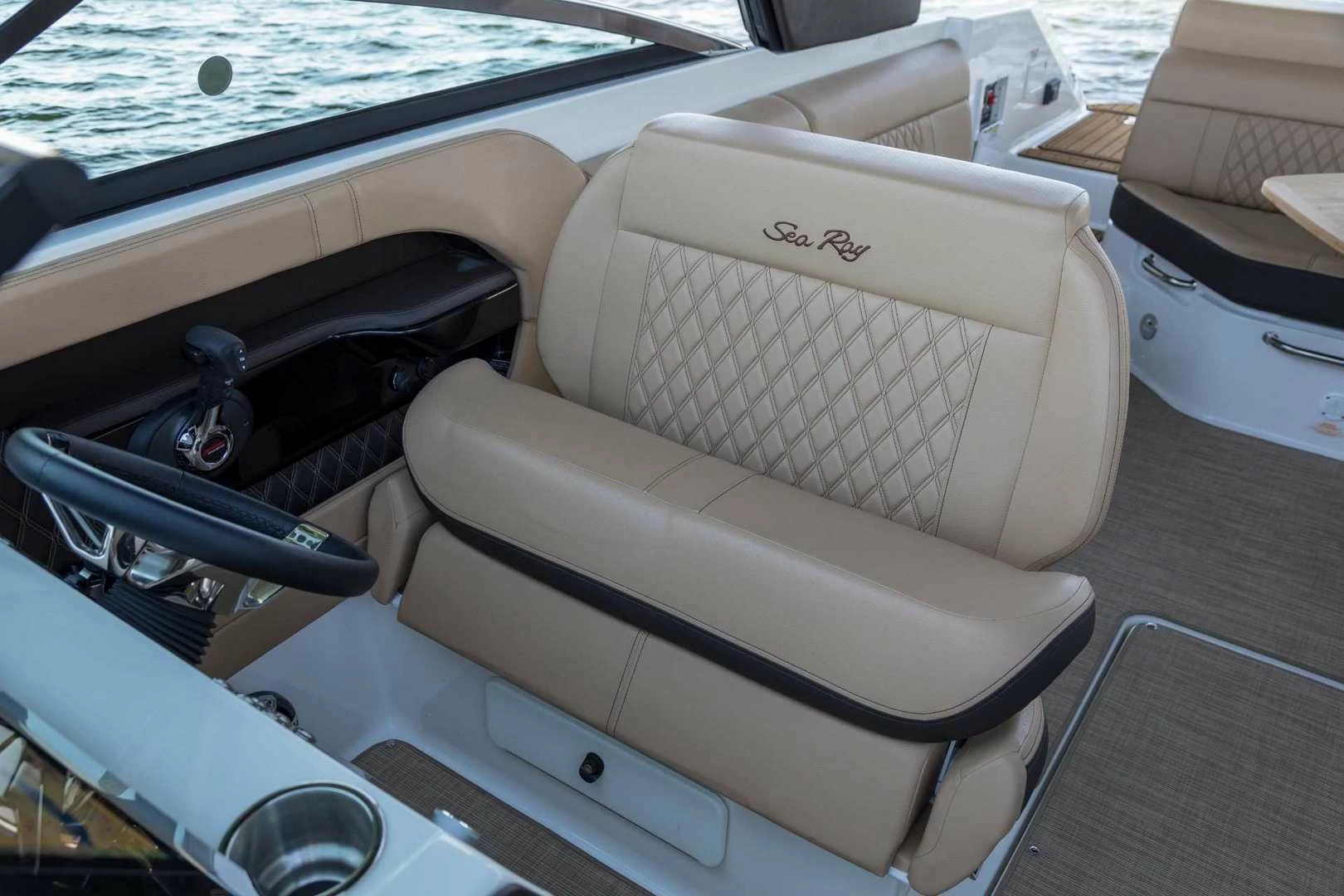 8.74米(28英尺)希瑞(SeaRay)280SLX运动快艇价格150万元