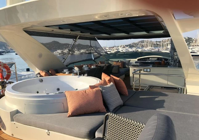 30.75米阿兹慕(Azimut)98Leonardo游艇价格275万欧元