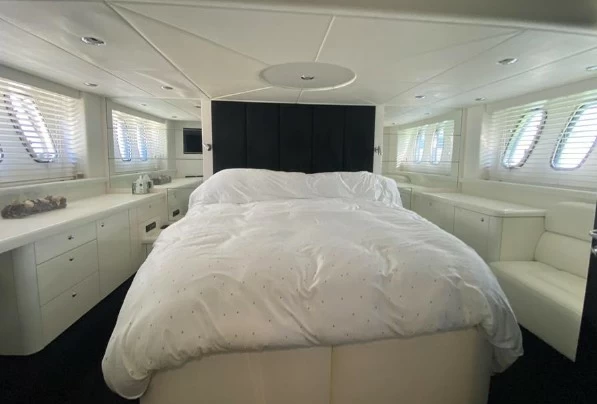 19.61米圣汐（Sunseeker）Predator62二手游艇主人舱