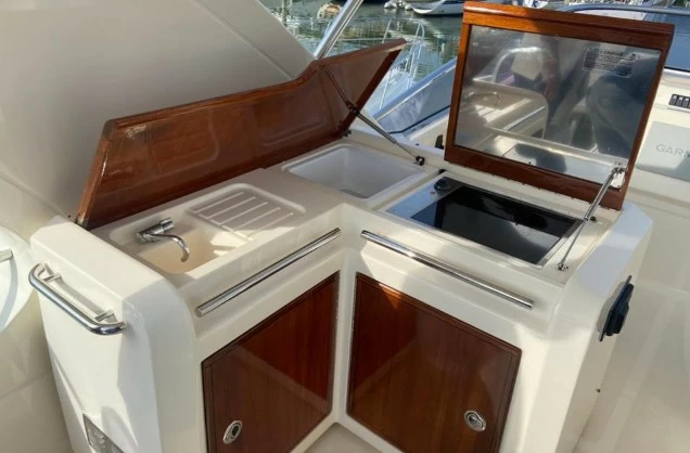 17.88米阿慕兹（Azimut）58二手飞桥游艇价格90万美元