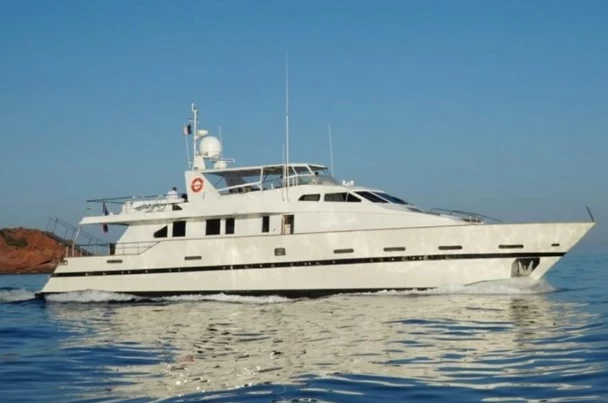 阿兹慕（Azimut）90Europa二手游艇