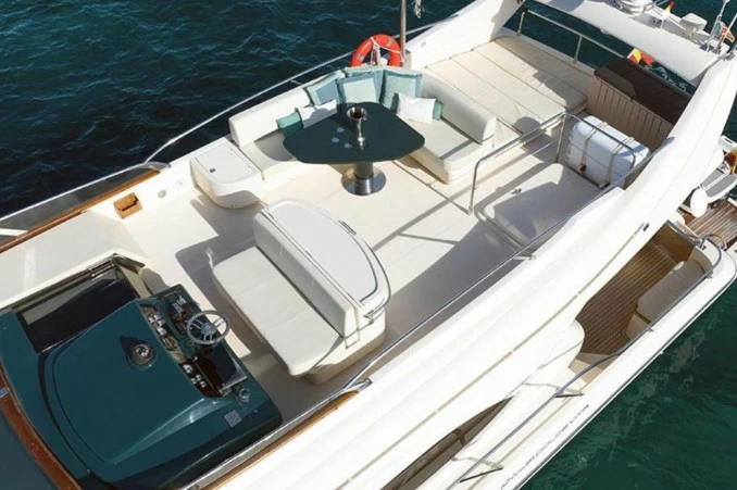 21米丽娃（Riva）70Dolcevita二手游艇价格58.5万欧