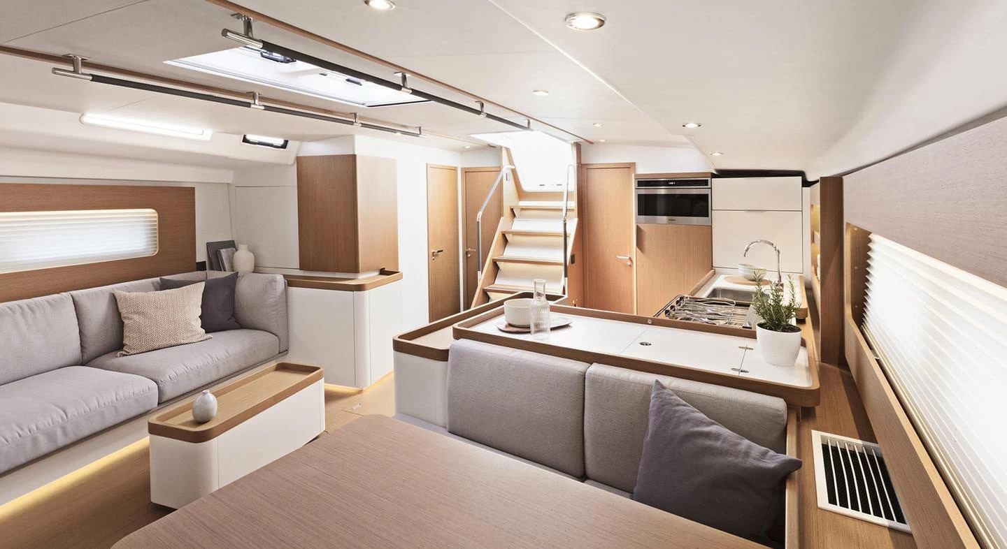17米法国博纳多(Beneteau)锋仕53帆船游艇沙发