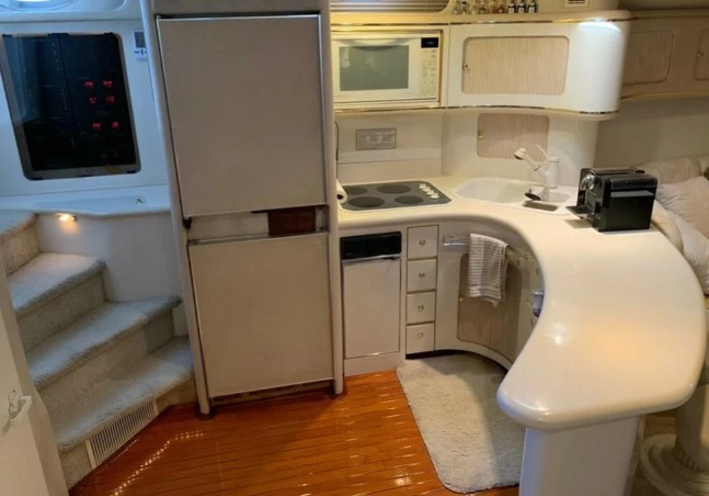 19米希瑞（SeaRay）630Sundancer二手游艇厨房