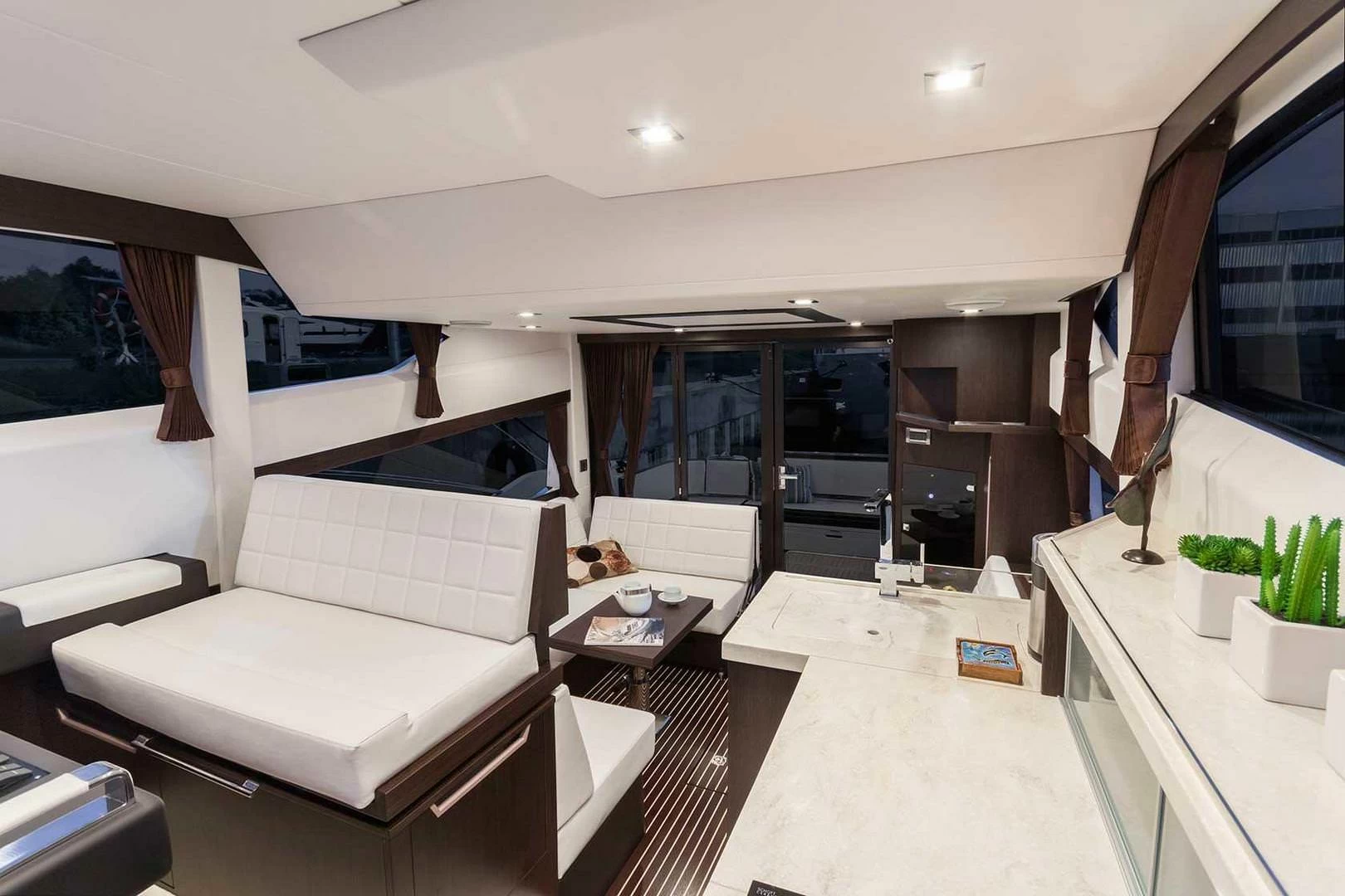 12米(41英尺)卡帝尔（Galeon）420飞桥游艇价格443万元起