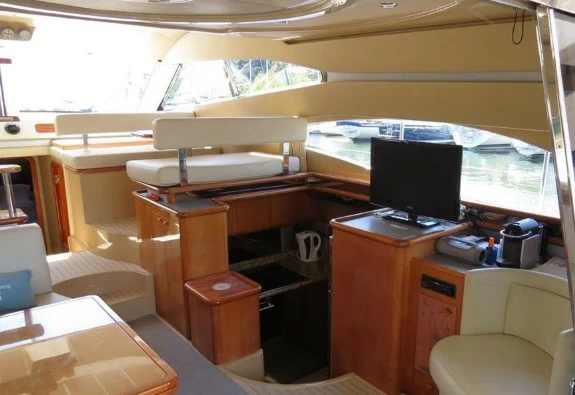 44英尺意大利游艇品牌法拉帝(Ferretti)480二手飞桥游艇价格